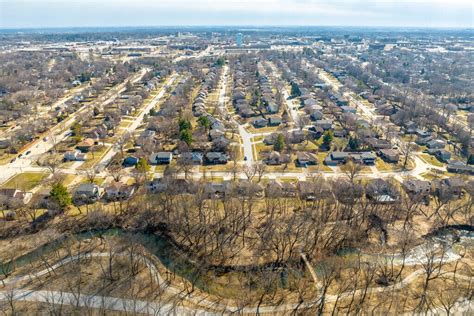 Living in the Indian Hills Neighborhood of Clive, IA