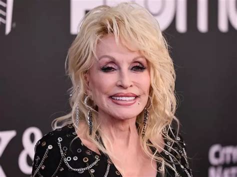 Is Dolly Parton's health deterorating? Fans are worried as sister calls ...