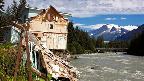 Torrent of Water From Alaska Glacier Floods Juneau - The New York Times