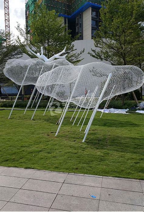 不锈钢抽象景观镂空球 -宏通雕塑
