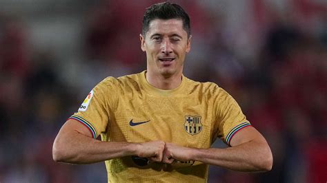 How many goals has Robert Lewandowski scored during his career ...