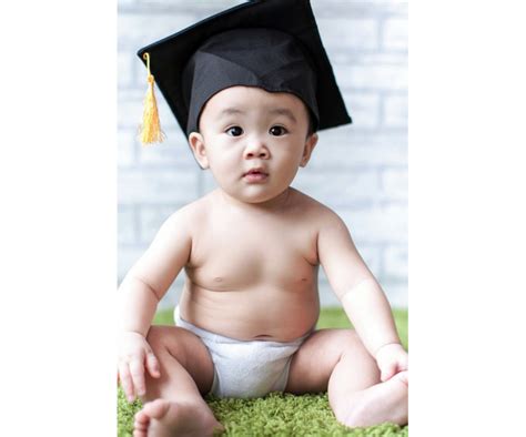 Child's Love - Graduate Baby - Baby Posters | OshiPrint.in