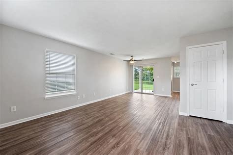 Harrison Place Apartments - Indianapolis, IN 46216 | ApartmentGuide.com