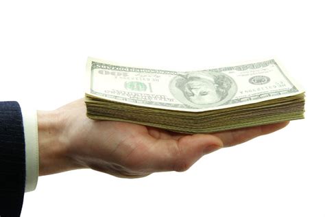 When to Give a Number in Salary Negotiations