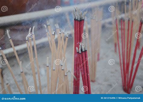 How Does The Smell Of Burning Incense Stick Spread In The Whole Room at ...