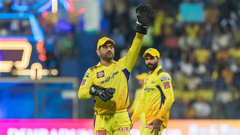 "MS Dhoni shut the noise brilliantly"- Indian legend hails CSK skipper ...