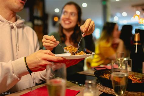 El Born and Gothic Quarter Tipsy Tapas Tour - Klook India