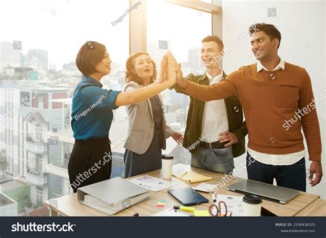 Excited Business People 的图像结果