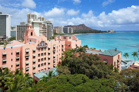 8 Top-Rated Waikiki Hotels Near the Beach for 2024 Vacation