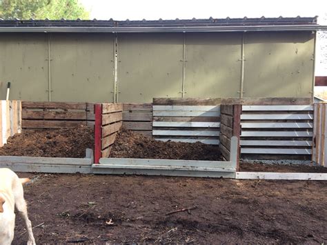 DIY Horse Manure Compost Storage with Old Pallets