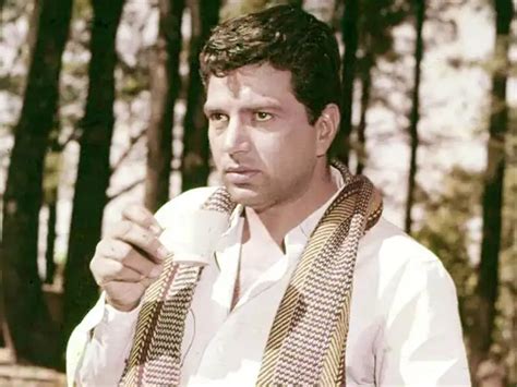 Dharmendra Biography: पंजाब में पैदा धर्मेंद्र, पढ़ाई नहीं बनी रोड़ा ...