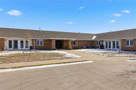 732 S Market St Unit 6, Solon, IA 52333 | Homes.com