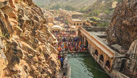 5 Interesting Facts About Moneky Temple of India- Galtaji Temple Jaipur ...
