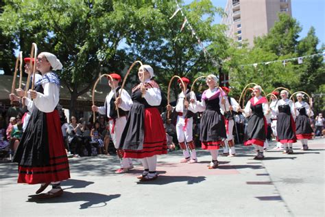 Basque People 的图像结果