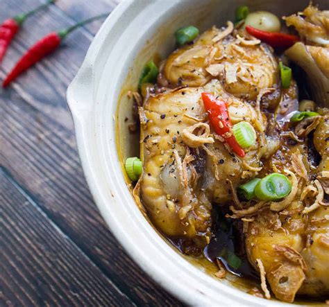 Ca Kho To - Vietnamese Caramelized Catfish in Clay Pot