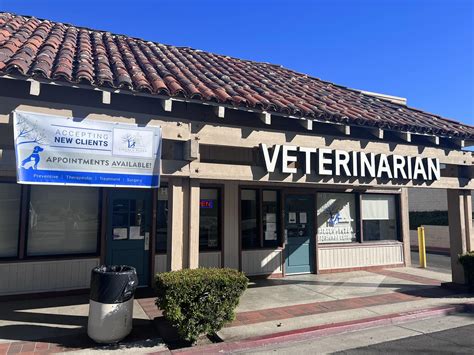 Our Hospital | About Us | Lincoln Plaza Veterinary Clinic