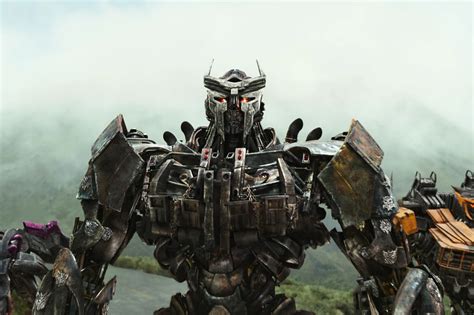 'Transformers: Rise of the Beasts' review: Annoying robo-flop