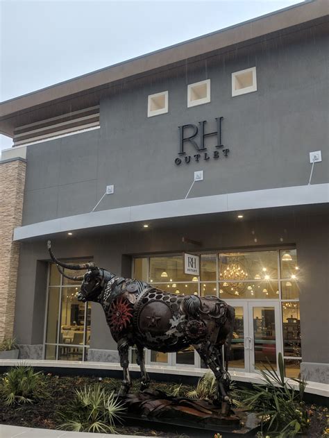 RH Outlet Fort Worth in 15845 N Fwy Suite 680, Fort Worth, TX 76177, USA