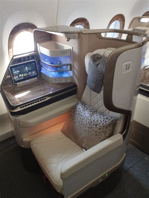 Fly Emirates Business Class 的图像结果