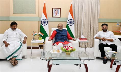 గవర్నర్‌ను కలిసిస సీఎం రేవంత్‌.. రాష్ట్ర అవతరణ వేడుకలకు ఆహ్వానం | cm ...