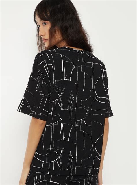 Buy Women Printed T-shirt Online at just Rs. 399.0 - 1000016516864 ...
