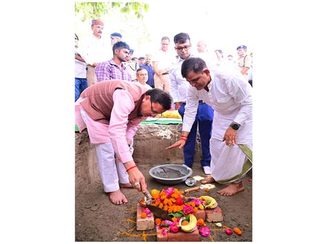 Uttarakhand CM kickstarts Rishikesh rafting hub, parking project to ...