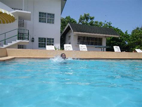 CORAL REEF GUEST HOUSE (Tobago/Scarborough) - Guesthouse Reviews ...