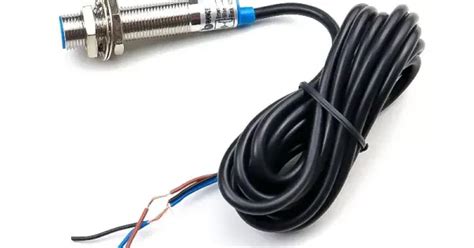 Orange 2mm PNP Inductive Proximity Sensor RM12 DC6~36V Shielded