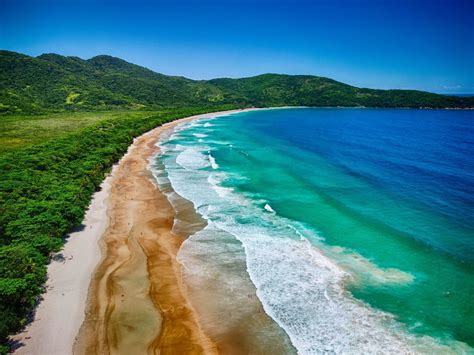 Discover Lopes Mendes Beach, a paradise on Ilha Grande - Brazil