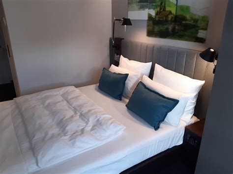 Motel One Stuttgart-Hauptbahnhof Rooms: Pictures & Reviews - Tripadvisor