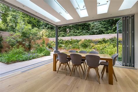 https://www.standard.co.uk/homesandproperty/gardening/awkward-lshaped ...