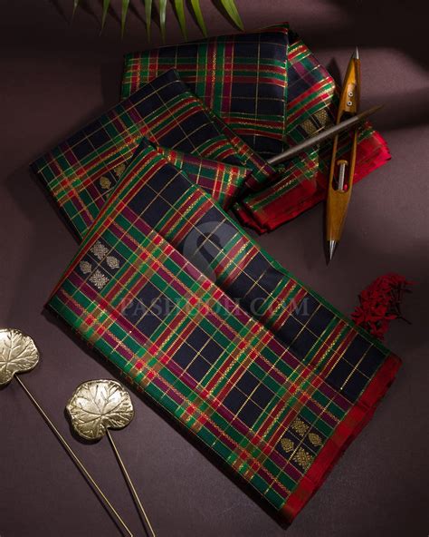 Black,Red And Green Borderless Traditional Kanjivaram Silk Saree-S1086 ...