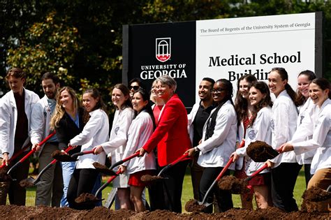 Uga Education Building - Career Education
