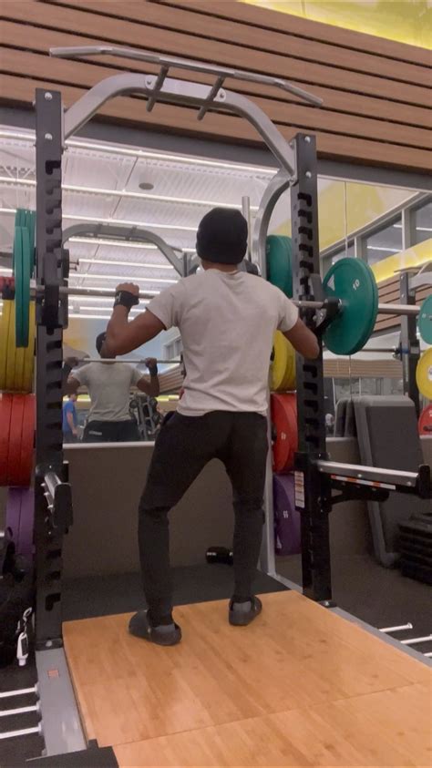 Strict press - 3 x 5 85lb/39kg : r/strength_training