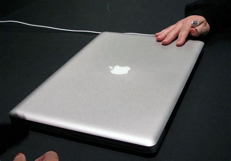 苹果MacBook 12英寸停产三周年_凤凰网