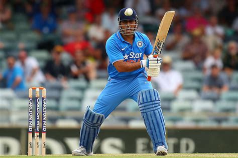 Kapil Dev praises MS Dhoni for captaincy against Pakistan