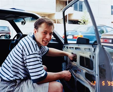 Hey Kanye, Elon Musk's childhood photos are here - TechBriefly