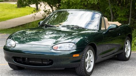 1999 Mazda MX-5 Miata VIN: JM1NB3537X0110350 - CLASSIC.COM