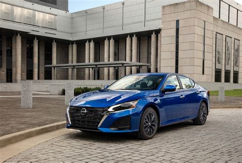 2025 - NISSAN ALTIMA SV SPECIAL EDITION | Fabricante NISSAN | PlanetCarsZ