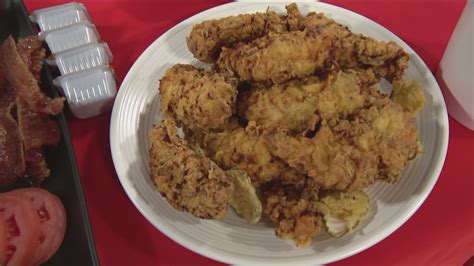 Mom's Chicken and Waffles | cbs8.com