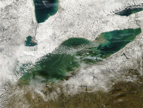 Lake Michigan Satellite Pic. Shows Snow on the Ground | WOODTV.com