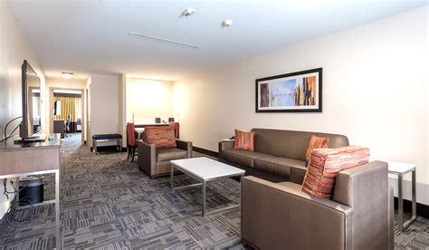 Holiday Inn Brookfield - Milwaukee | mghotelteam.com