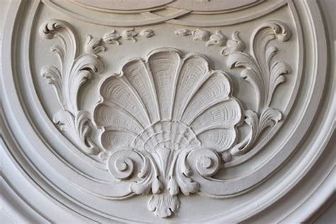 तुमच्या घरासाठी 15 पॉप कॉर्निस मोल्डिंग डिझाइन कल्पना