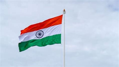 PHOTO: भारताच्या राष्ट्रध्वजावर 'अशोक चक्र' कुठून आलं? त्यात किती आऱ्या ...