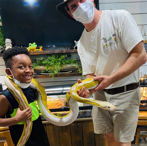 Our evening at The Learning Zoo! (Plus tickets to their SUMMER BASH!)