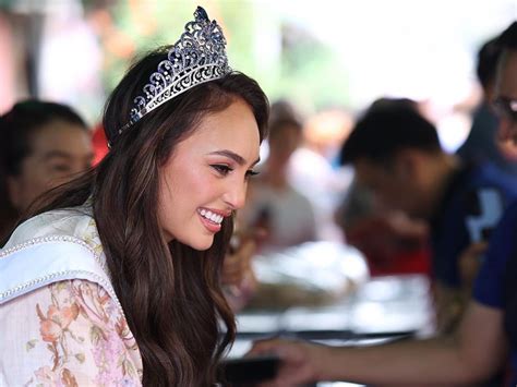 R'Bonney Gabriel supports the underprivileged kids of Manila, Philippines