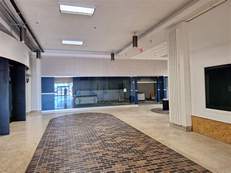 Marshall Mall in MN officially has one store open. : r/deadmalls