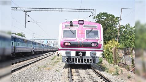 ప్రయాణికులకు అలర్ట్.. 12 MMTS రైళ్లు రద్దు.. వివరాలివే..