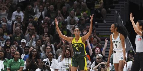 Nneka Ogwumike scores 26, Skylar Diggins adds 20 to help Storm beat ...