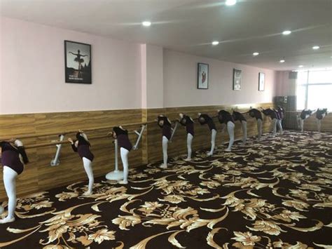 市场定位与目标客户群